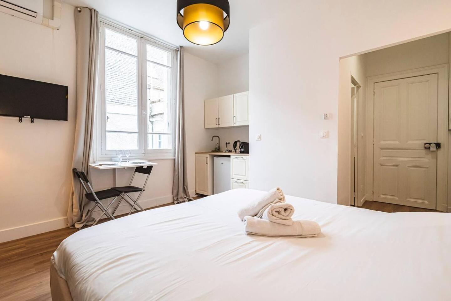 Pink, Appartement En Plein Coeur De Remeš Exteriér fotografie