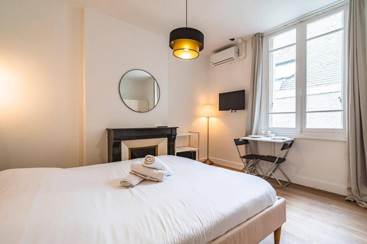 Pink, Appartement En Plein Coeur De Remeš Exteriér fotografie